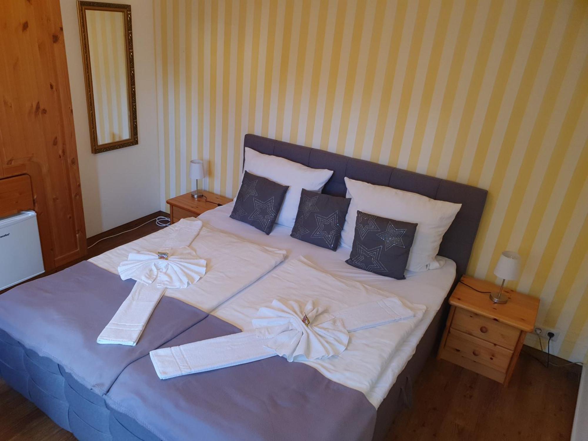 Altstadtcafé und Pension Havelberg Esterno foto